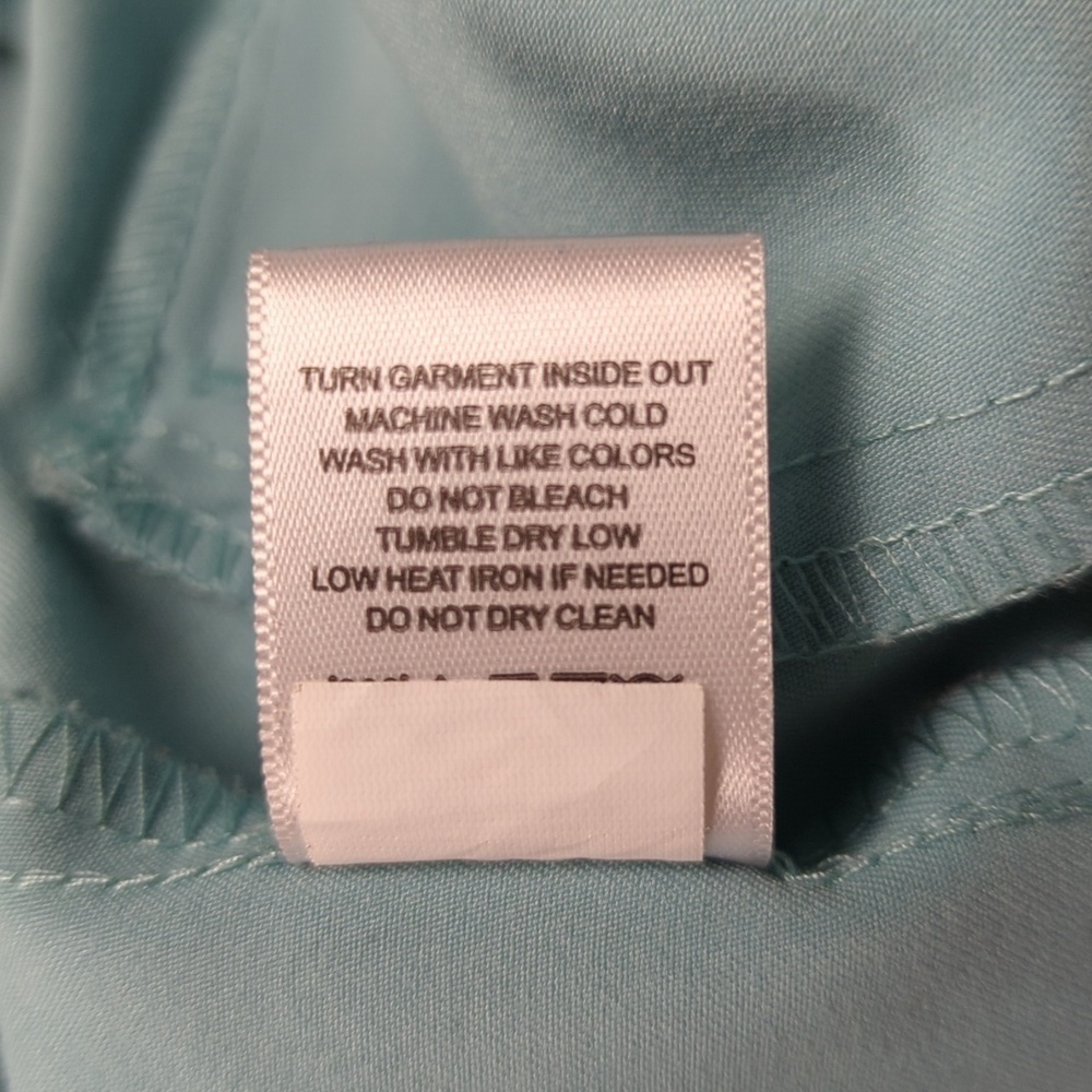 Figs Technical Collection Scrub Top - Picture 11 of 11